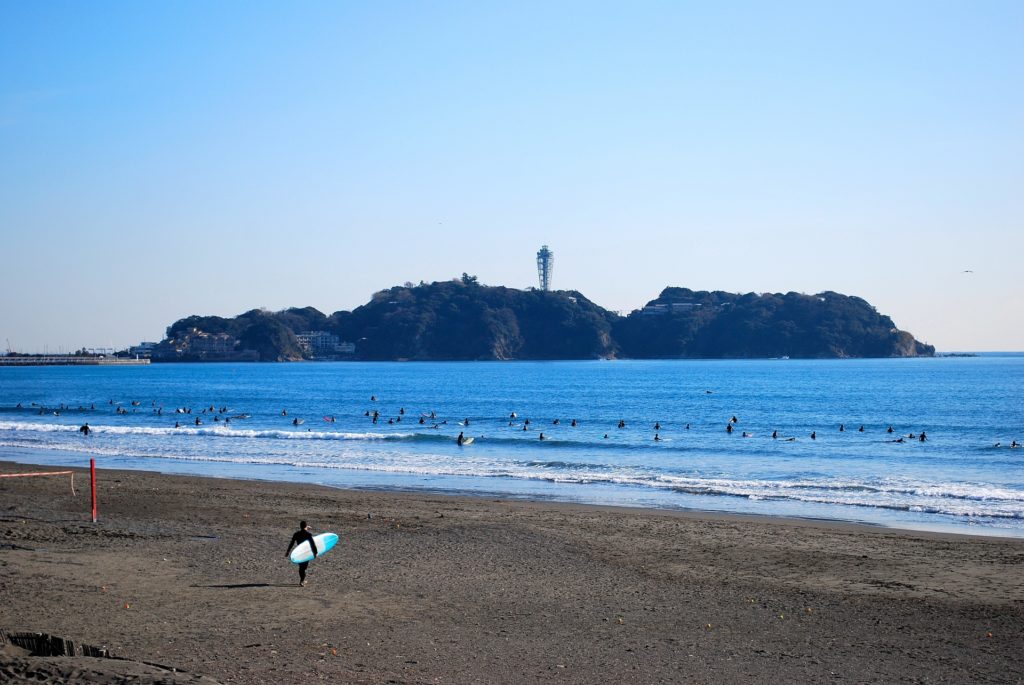 鵠沼海岸と江ノ島